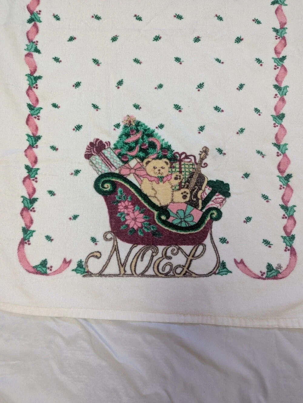 Vintage Christmas Holiday Decorative Bathroom Hand Towel 22